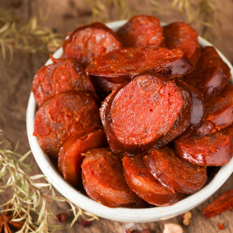 烟熏辣肠腊肉烤肠 老成都特产自制肉肠 非即食火腿肠 买二送1袋麻辣