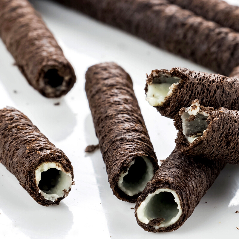 旺旺黑白配夹心卷饼干巧克力小零食品店小吃大礼包批早餐注心蛋卷饼干